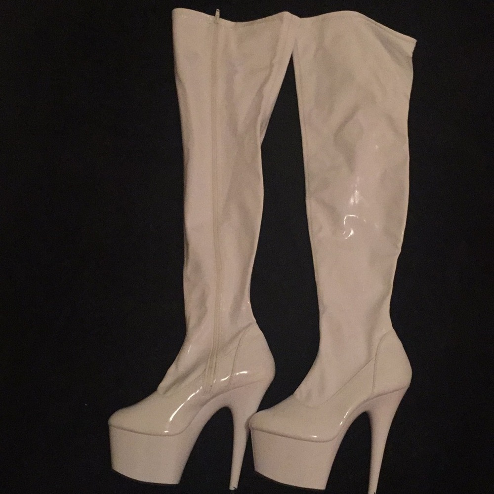 White thigh high boots!♡